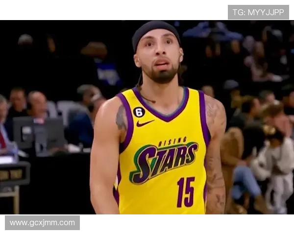 阿尔瓦拉多替补表现出色首节独得10分全场砍下18分3助攻